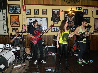 Club Fans El Secreto de Sarah: Crónica concierto El Secreto de Sarah en fraternity biker pub mayo 2016