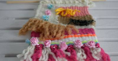 Tapiz de lana y trapillo con flores