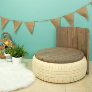 Asiento de neumático con respaldo de madera