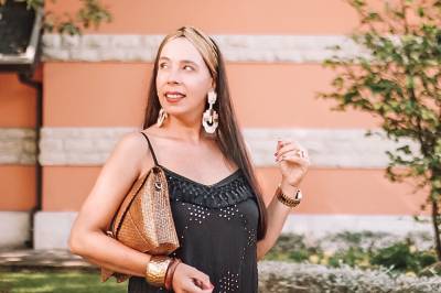 Mono negro estilo baggy