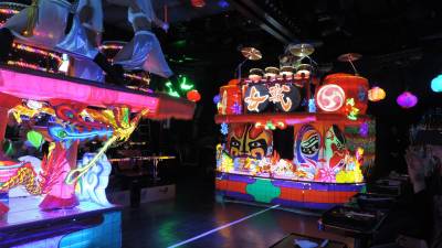 Robot Restaurante, un lugar 'freaky' de Tokio...