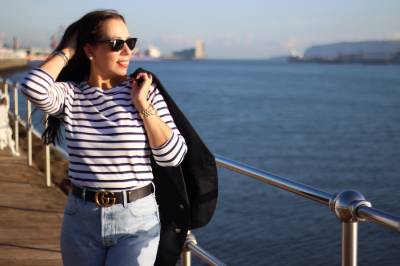 Navy; una propuesta de cómo combinar las camisetas marineras
