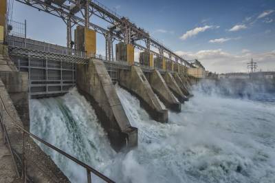 Energía verde con nanoturbinas en bombas hidráulicas. Powerturbines