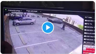 El impactante momento cuando cae carro de parqueadero en Medellín