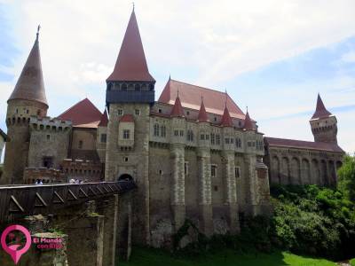El Castillo De Hunyad, El Más Bello De Rumanía