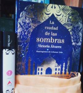 Reseña: Trilogía Helena Lennox 1 - La ciudad de las sombras de Victoria Álvarez