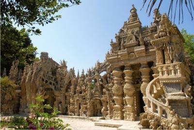 Palais Ideale: la Increíble Arquitectura hecha a mano por una sola persona