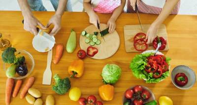 Los Audífonos Oticon Real son ideales para cocinar - CocinaConArte. net - Ideas Para Comer Bien