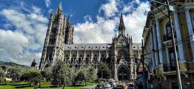 Basilica Gotica De Quito