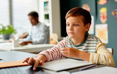 10 estrategias para apoyar a niños y adolescentes con las tareas escolares