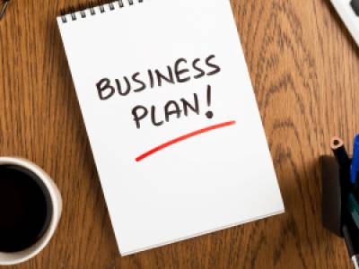 4 tips para crear un plan de negocio con IA