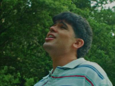 Iñigo Quintero publica su nuevo tema «Bajo Control», un single que abraza lo emocional con un giro folk y…