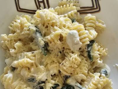 Pasta a la crema de ricotta y limón
