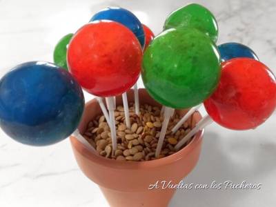 CHUPA CHUPS de tortilla caprese, microondas