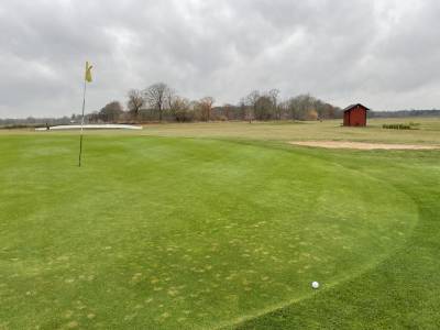 ¿Cómo empezar a jugar al golf?