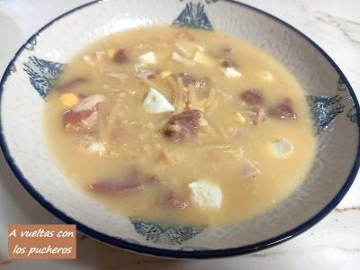 Sopa de pollo y jamón en olla lenta/tradicional