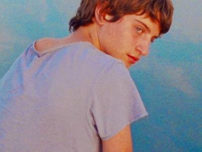 Extraño río (2025)