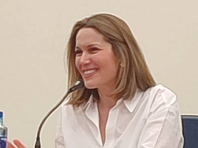 Silvia Intxaurrondo presenta en León su novela 'Solas en el silencio': 'Frente a su miedo, nuestra valentía y…