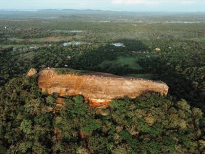 Qué ver en Sigiriya en un día: subir a Pidurangala Rock al amanecer y consejos