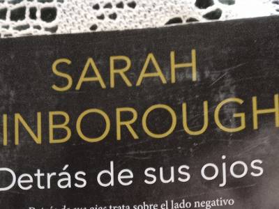 Detrás de sus ojos, de Sarah Pinborough