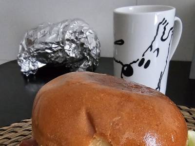 Brioche gourmet con jamón ibérico: receta fácil para un brunch perfecto