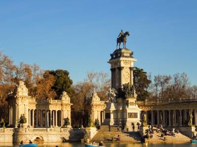 El Retiro: El Corazón Verde de Madrid Donde el Tiempo Se Detiene