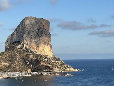 Calpe: El gigante que vigila el Mediterráneo: ¿Te atreves a conquistarlo?