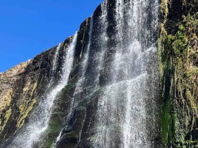 ¿Una cascada que cae DIRECTO al mar? No es un montaje, es California