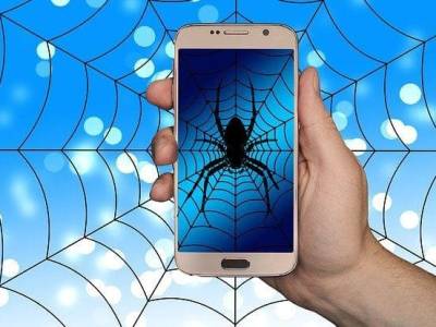 Uso excesivo de tecnología digital afecta atención y relaciones personales a nivel global en 2026