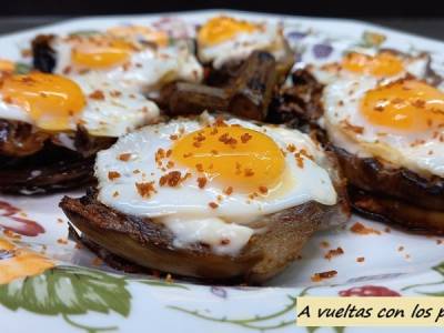 Alcachofas confitadas con salsa de ajo y huevo de cordorniz
