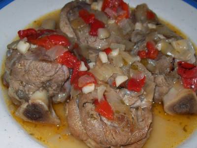 Jarretes de ternasco al vino blanco