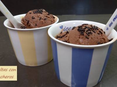 Helado de chocolate súper cremoso
