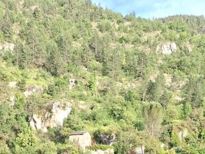 Saint-Chély-du-Tarn y Le Moulin de Cénaret: dos joyas escondidas en las Gargantas del Tarn