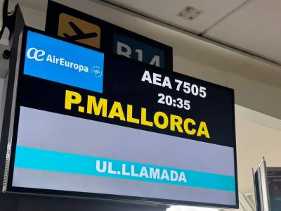Air Europa instala gálibos con báscula en las puertas de embarque