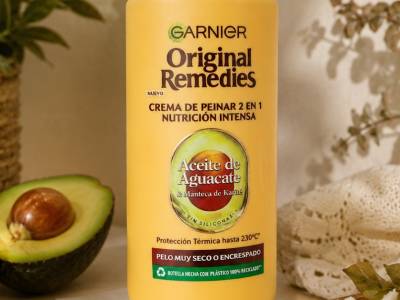 Cómo nutrir y definir los rizos con la Crema de Peinar 2 en 1 Aguacate de Garnier