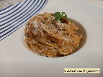 Pasta con salsa de verduras / microondas