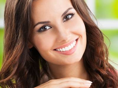 Debes usar el hilo dental