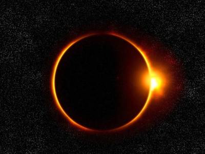 Eclipse. Ensayo de poema