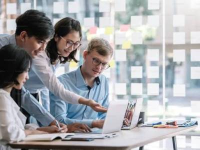 ¿Por qué cuesta tanto encontrar trabajo siendo joven?