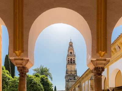 Los misterios no resueltos de la Mezquita de Córdoba: ¿Por qué su orientación no mira hacia La Meca y qué…